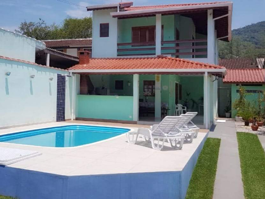 Aconchegante Casa Com Piscina e Churrasqueira Ubatuba Maranduba - 6 a 10 pessoas