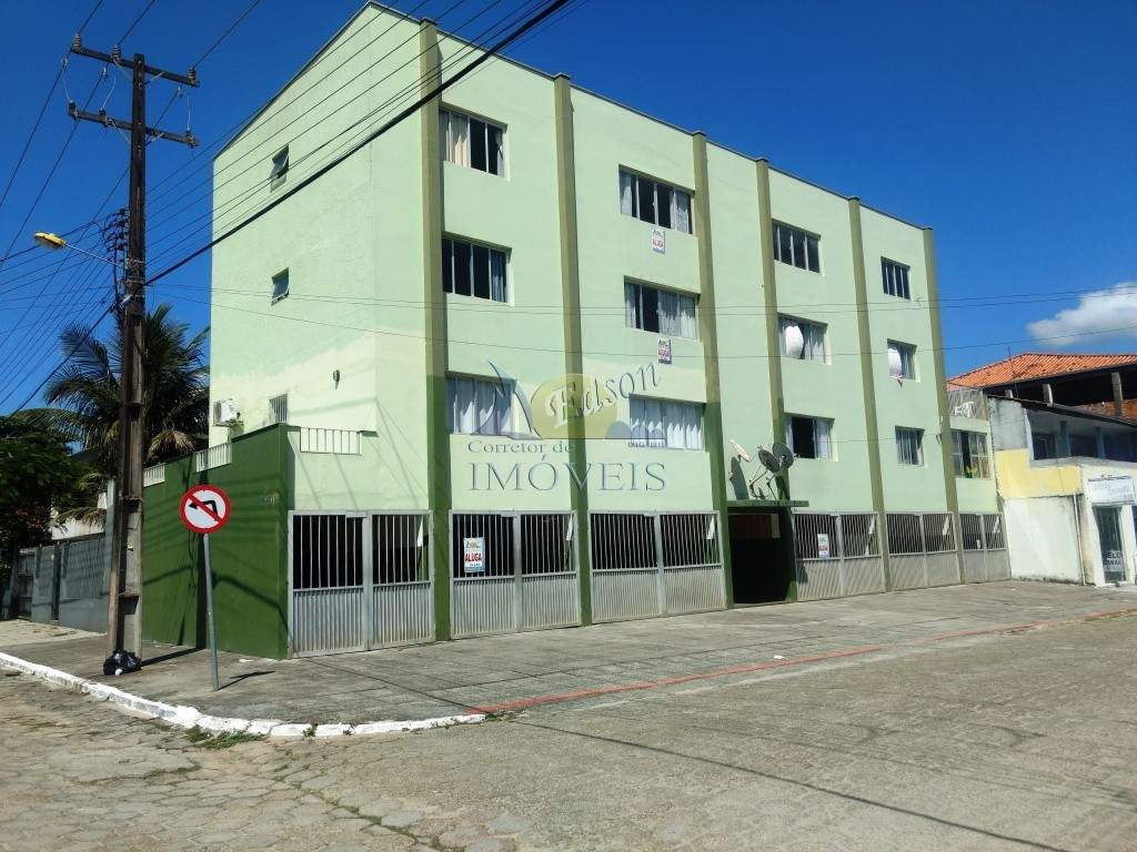 Apartamento aconchegante no 2º andar com vista parcial do mar.