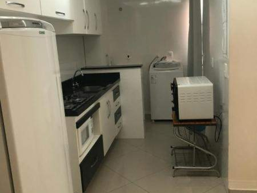 Apartamento de frente, no Ed. Machado