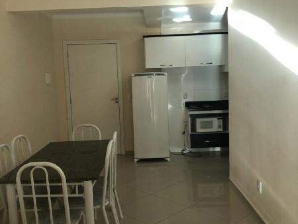 Apartamento de frente, no Ed. Machado