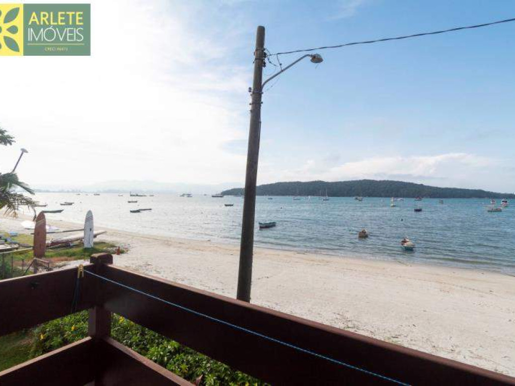 ÓTIMA CASA BEIRA MAR EM PORTO BELO.