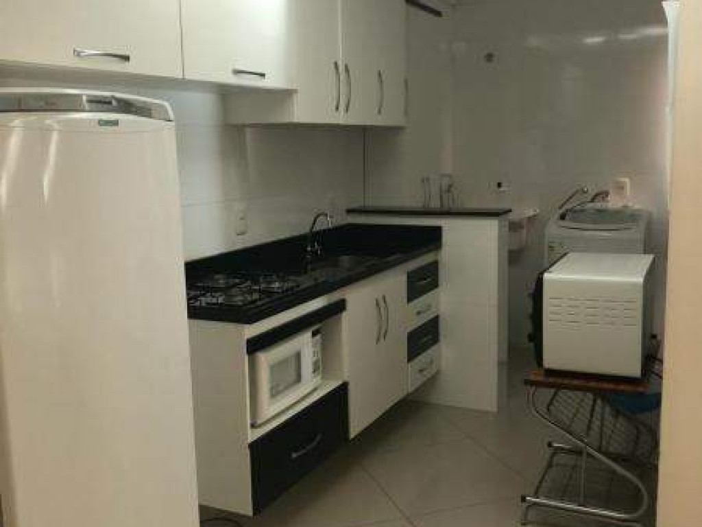 Apartamento de frente, no Ed. Machado