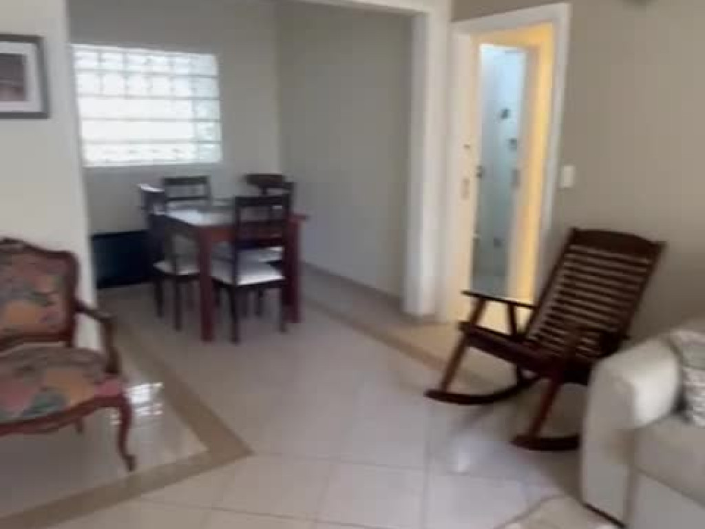 Lindo apartamento  com vista para o mar, 3 dormitórios (1 suíte)  na melhor localização centro de Pitangueiras no Guarujá