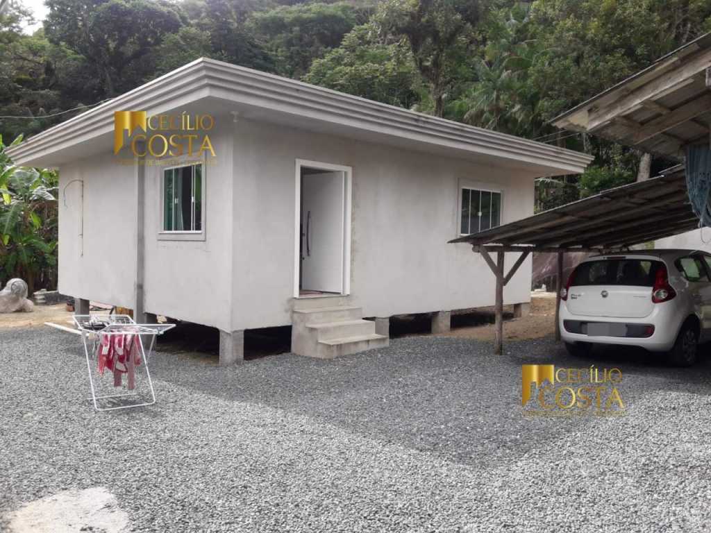 Belíssimo Casa com 02 dormitórios para aluguel de temporada em Itapema/SC