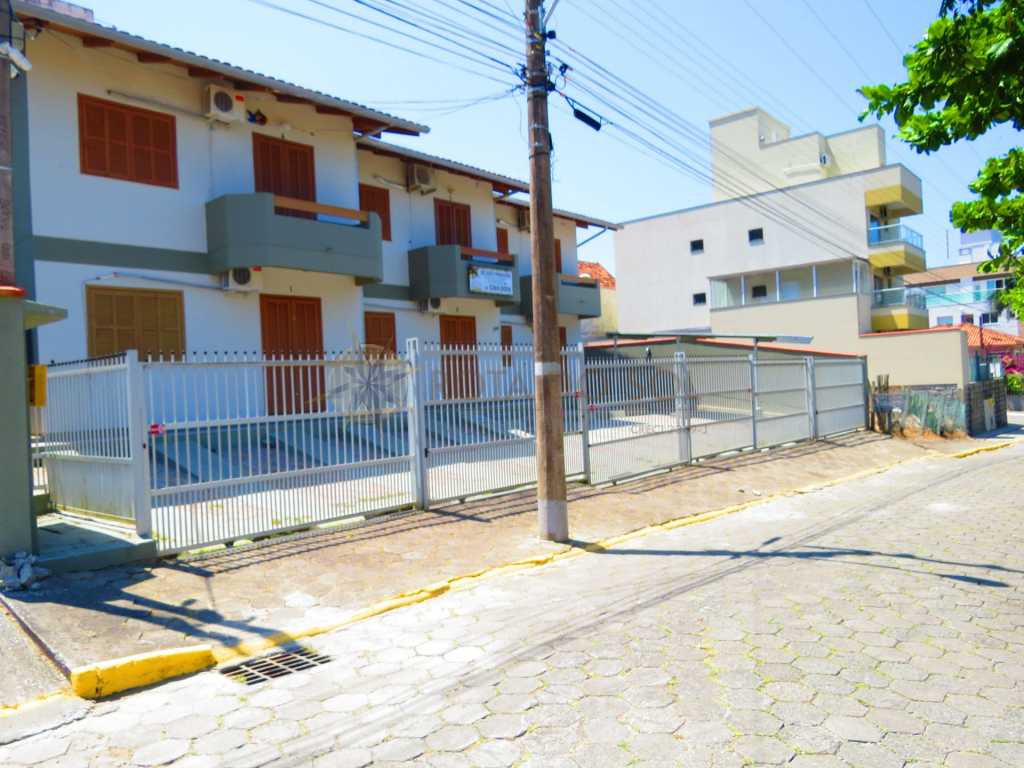 Cód 225B - Apartamento com excelente localização em Bombinhas - Tarifa econômica