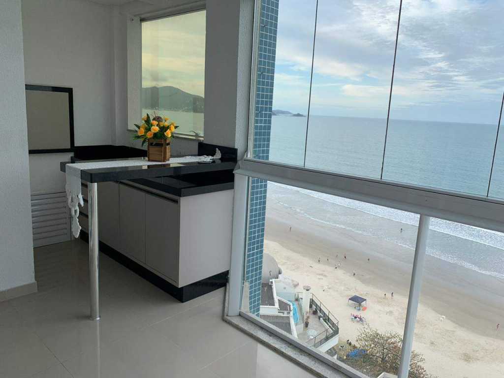 Apartamento frente para o mar 3 suites climatizadas - Meia Praia