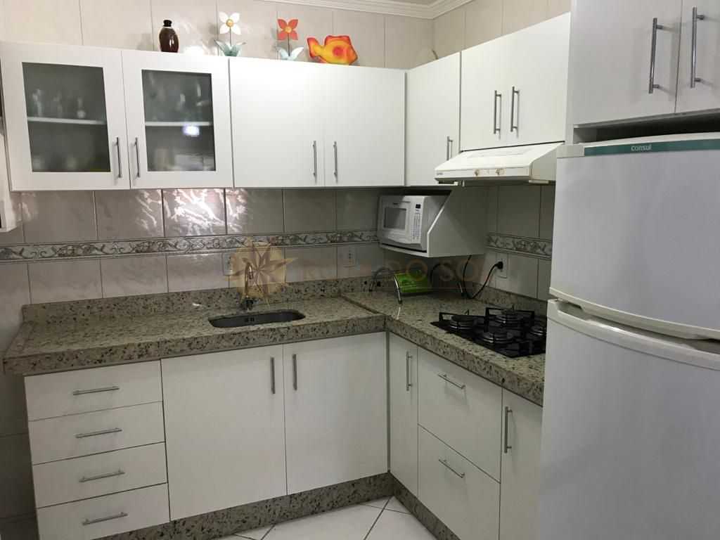 Cód 269 - Ótimo apartamento na quadra do mar em Bombinhas.