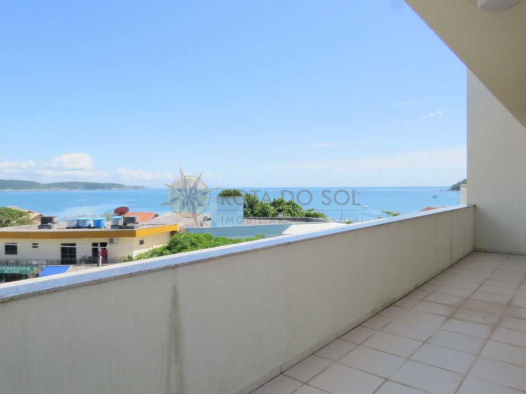 Cód 460 - Cobertura com banheira spa e vista ao mar, à 70 metros da Praia de Bombinhas.