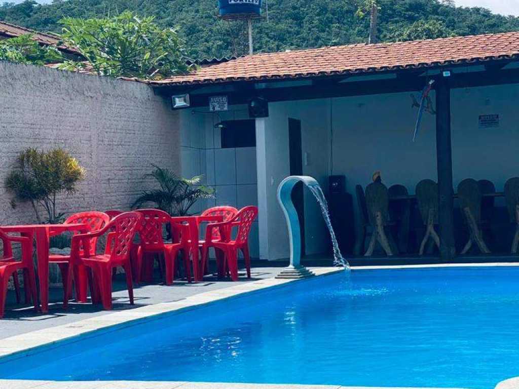 Piri House é uma casa para descanso e lazer com a família temos piscina com aquecimento solar