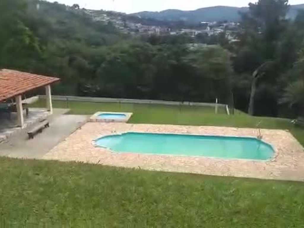 WONDERFUL SITE WITH POOL AND FOOTBALL FIELD IN THE CENTER OF MAIRIPORÃ