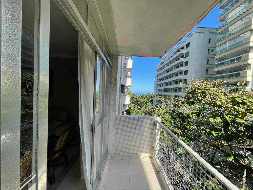 Lindo apartamento  com vista para o mar, 3 dormitórios (1 suíte)  na melhor localização centro de Pitangueiras no Guarujá