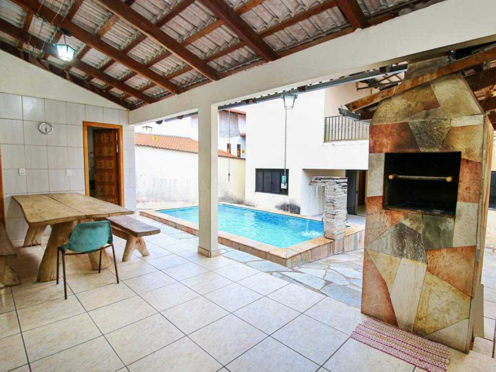 Casa Azevedo -Linda casa com piscina aquecida