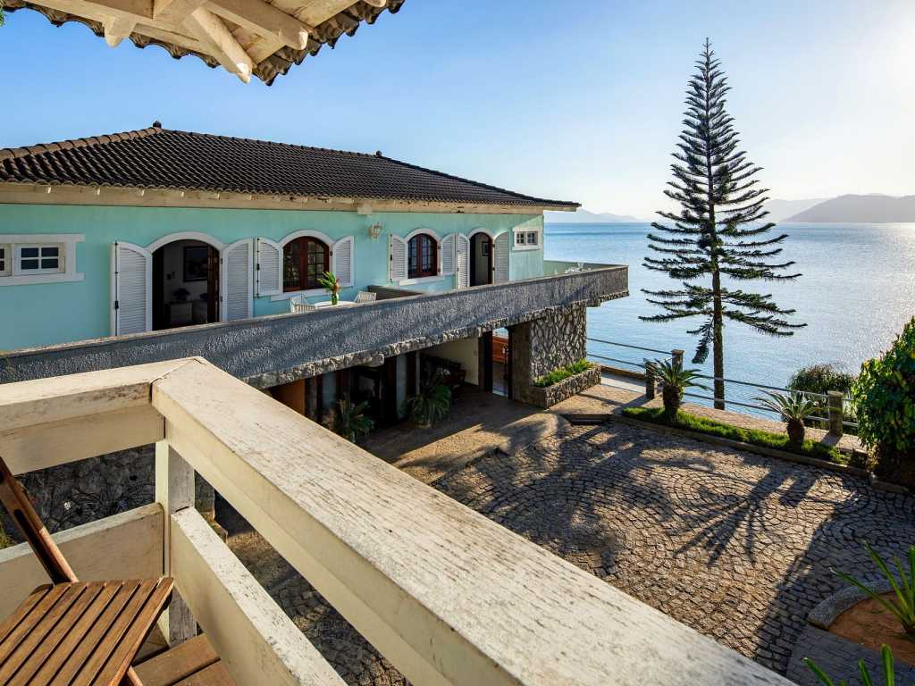 Ang060 - Villa de 8 suites frente mar em Angra dos Reis