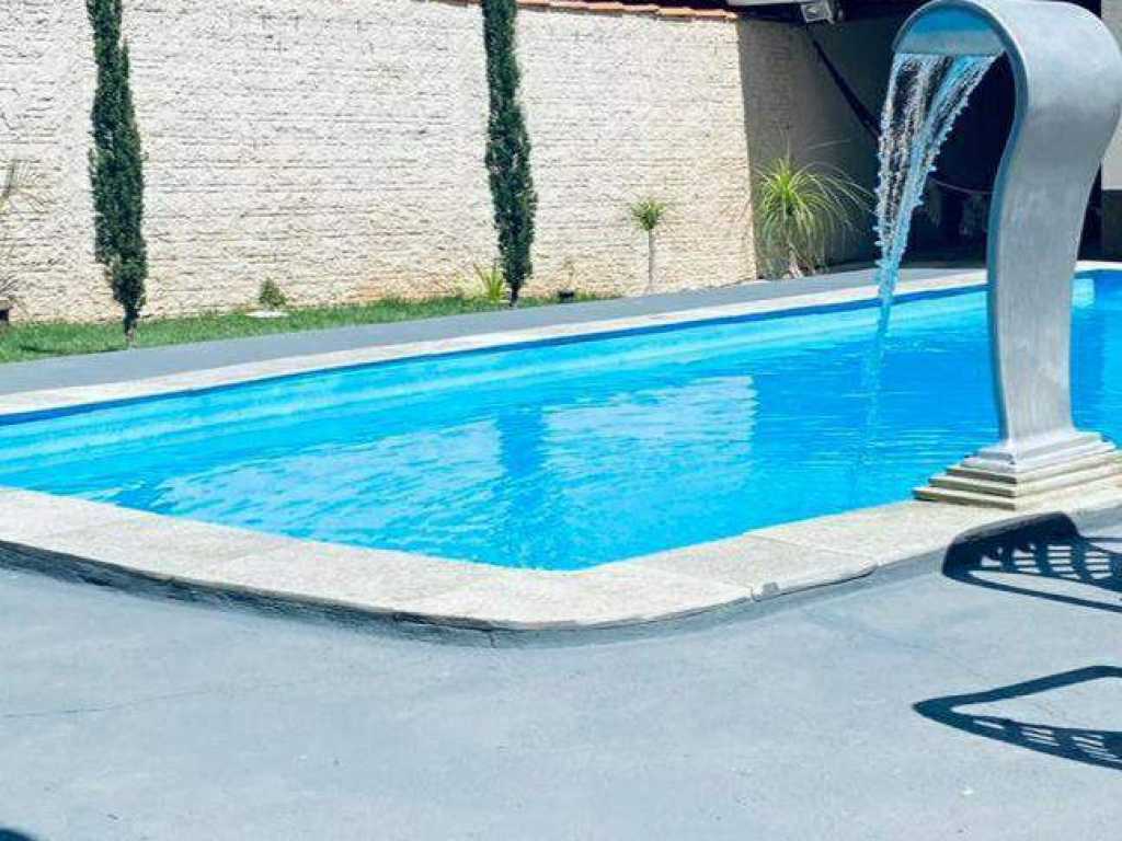 Piri House é uma casa para descanso e lazer com a família temos piscina com aquecimento solar