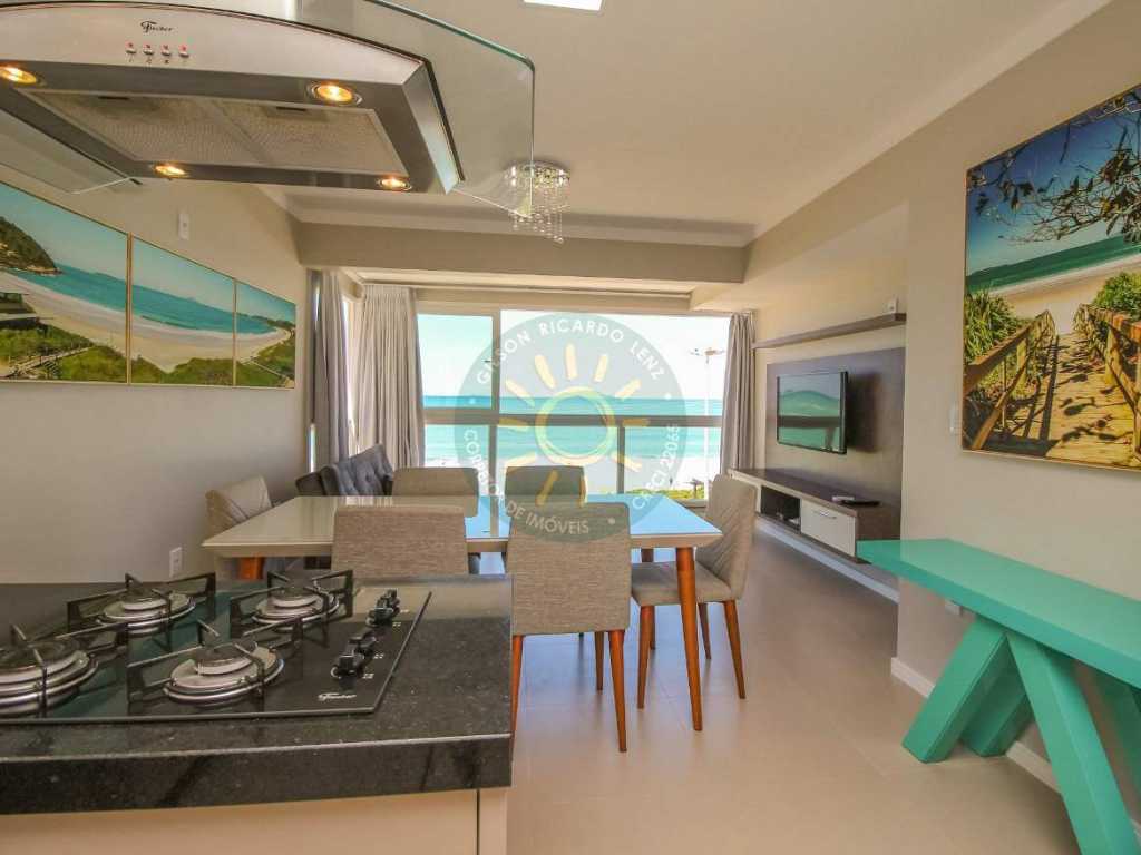 Apartamento de frente para o mar contendo dois dormitórios sendo 1 suíte mais 1 dormitório, para até 5 pessoas localizado na Praia de Quatro