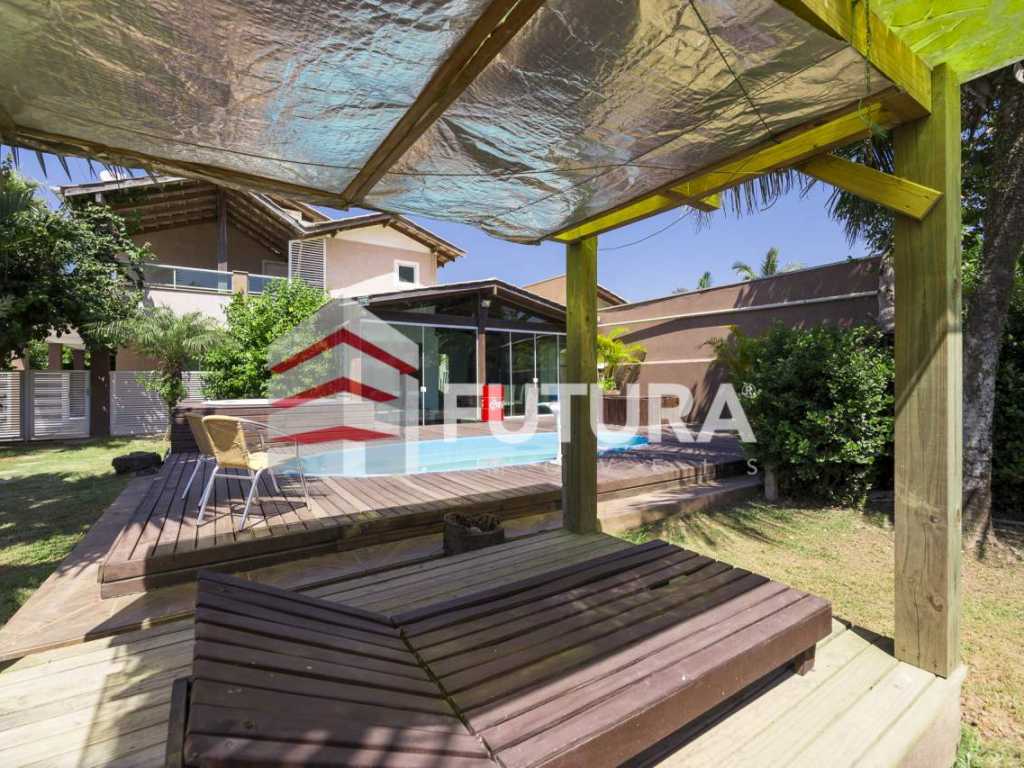 LC120 - Casa com 04 quartos piscina e jacuzzi na praia de Bombas-Bombinhas/SC
