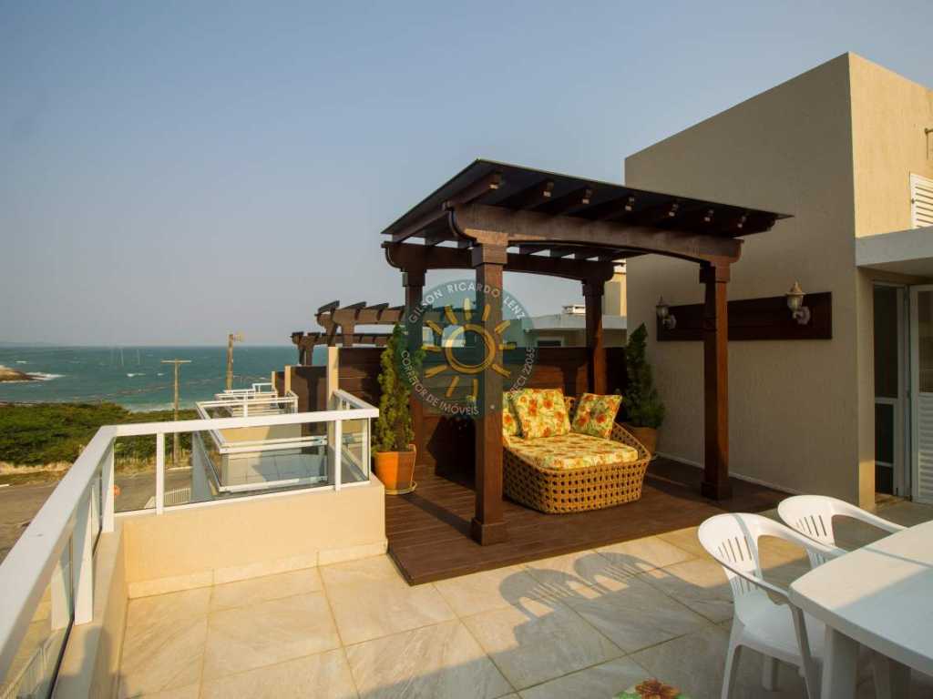 Casa decorada com 1 Suíte mais 1 Dormitório e vista para o mar, localizada na Praia de Quatro Ilhas em Bombinhas