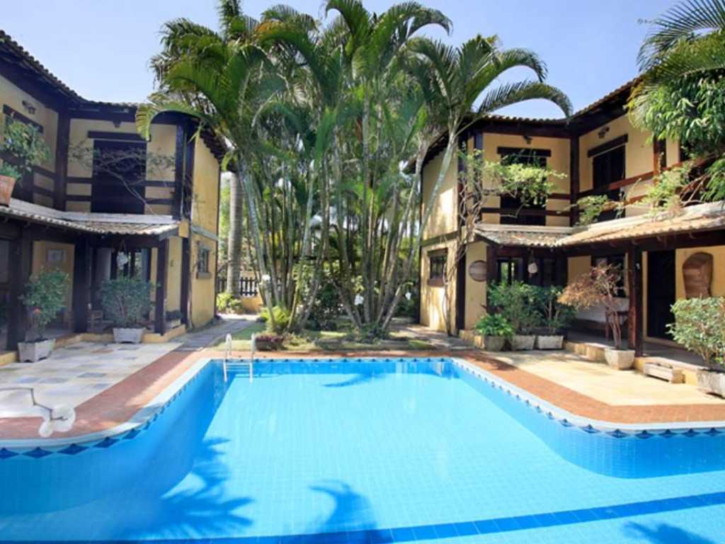 Villaggio Arcobaleno I - casa com piscina a 120 metros da praia da Baleia