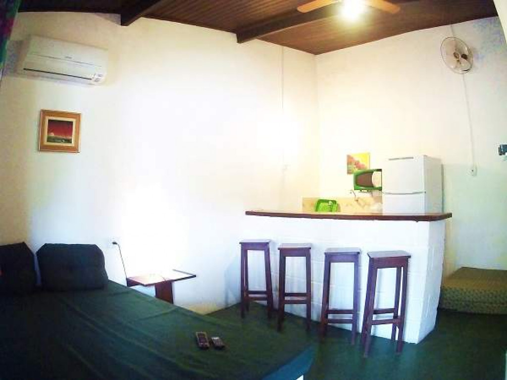 Suite 4 pessoas - wifi, ar cond. a 600 m da praia Maranduba- Ubatuba