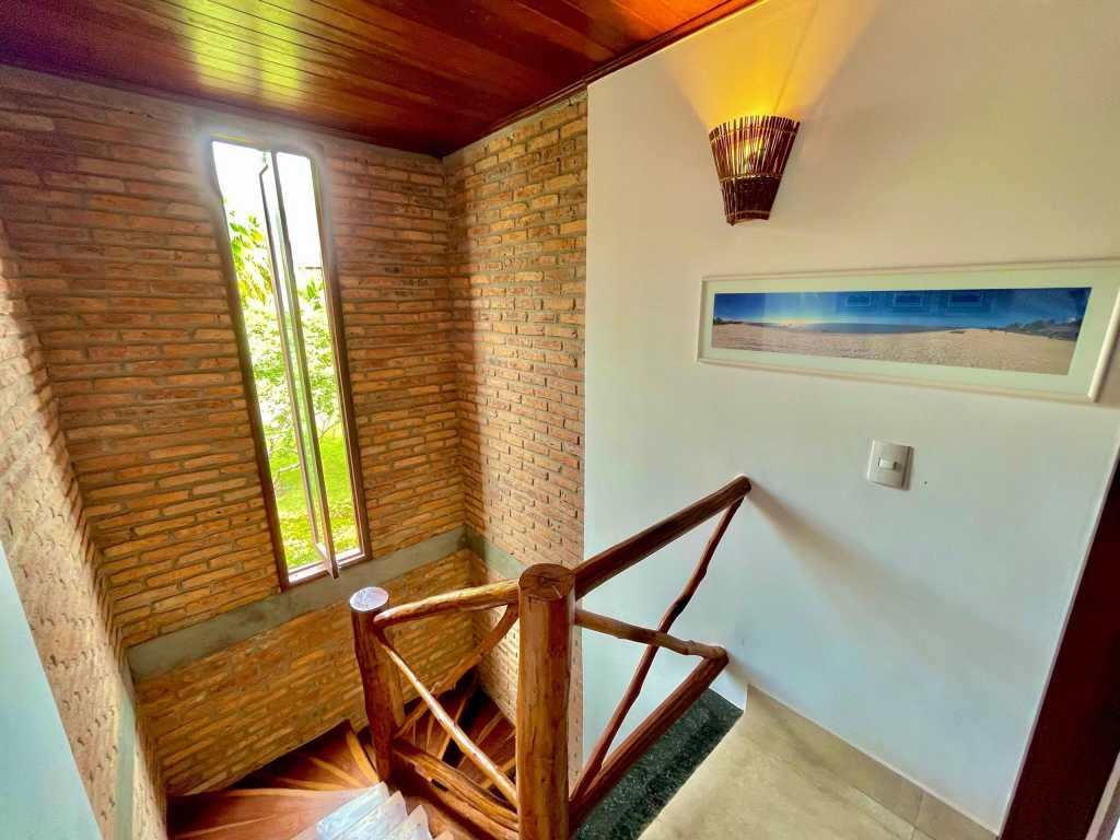 Bangalô de 2 pisos com 2 suites e área de lazer completa a 20 passos da rua principal de Barra Grande