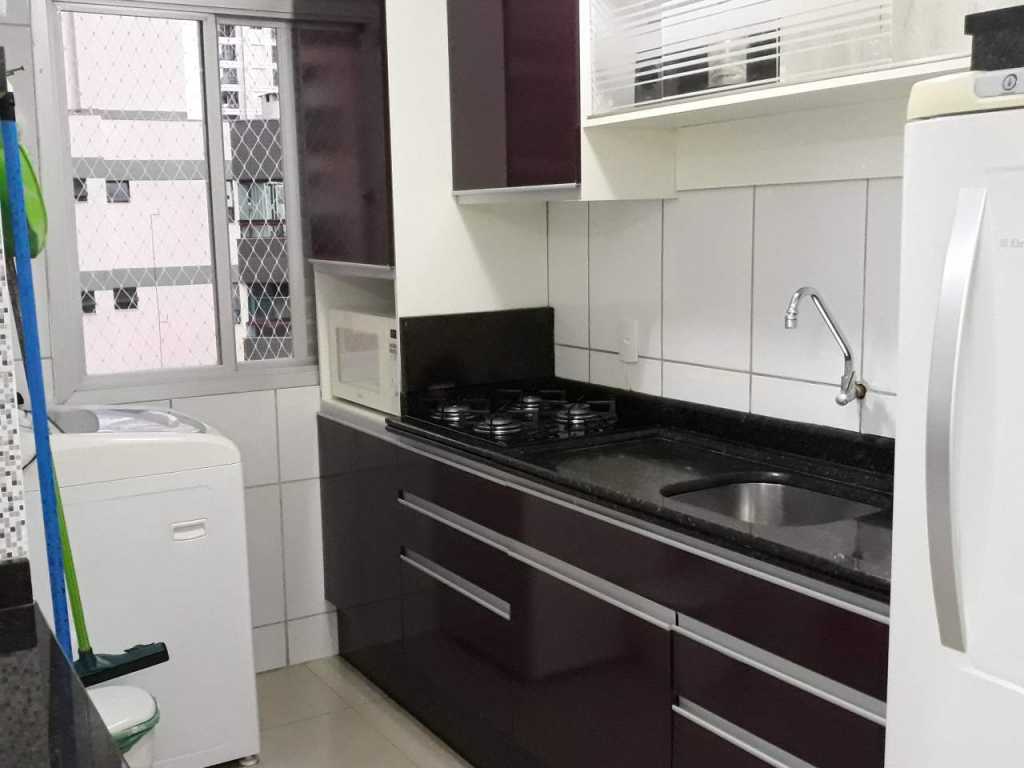 Apartamento 1 quarto na Av. Brasil, 50 metros da praia, com ar condicionado, wifi e garagem - REF 703 C