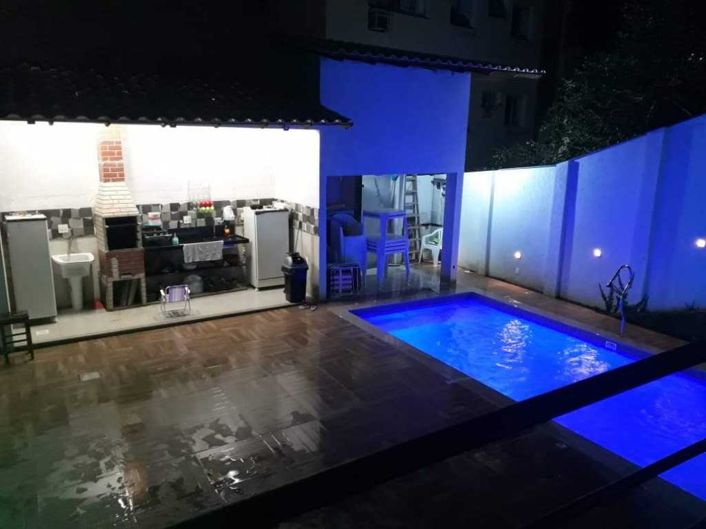 Casa de luxo com piscina na Praia das Castanheiras - Guarapari-ES