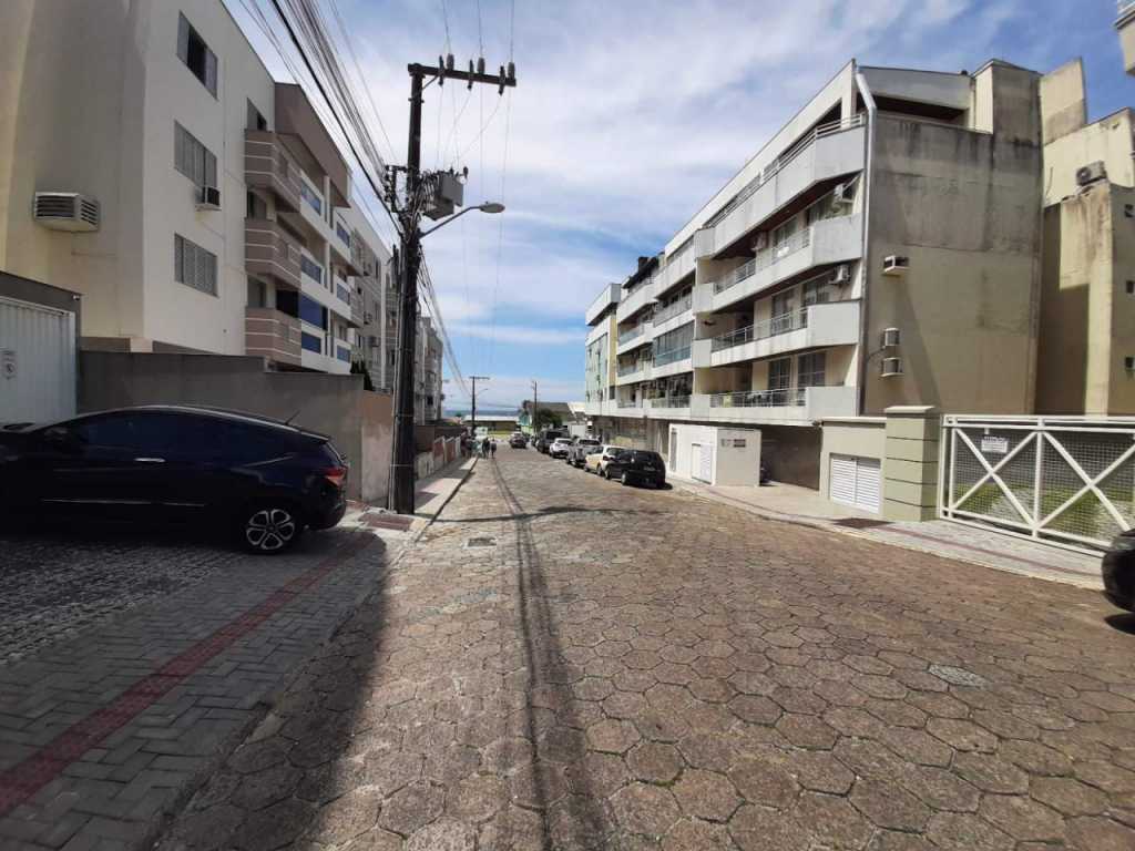 Ed Aqua de Fiori Aptº 301 -Vista para o mar (lateral) 3 dormitórios (1 suíte) p/8 pessoas - Bombinhas - Praia de Bombas