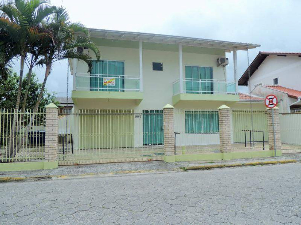 Casa 4 dormitórios ou + para Temporada, Bombinhas / SC, bairro Canto Grande, 4 dormitórios, 1 suíte, 3 banheiros, mobiliado