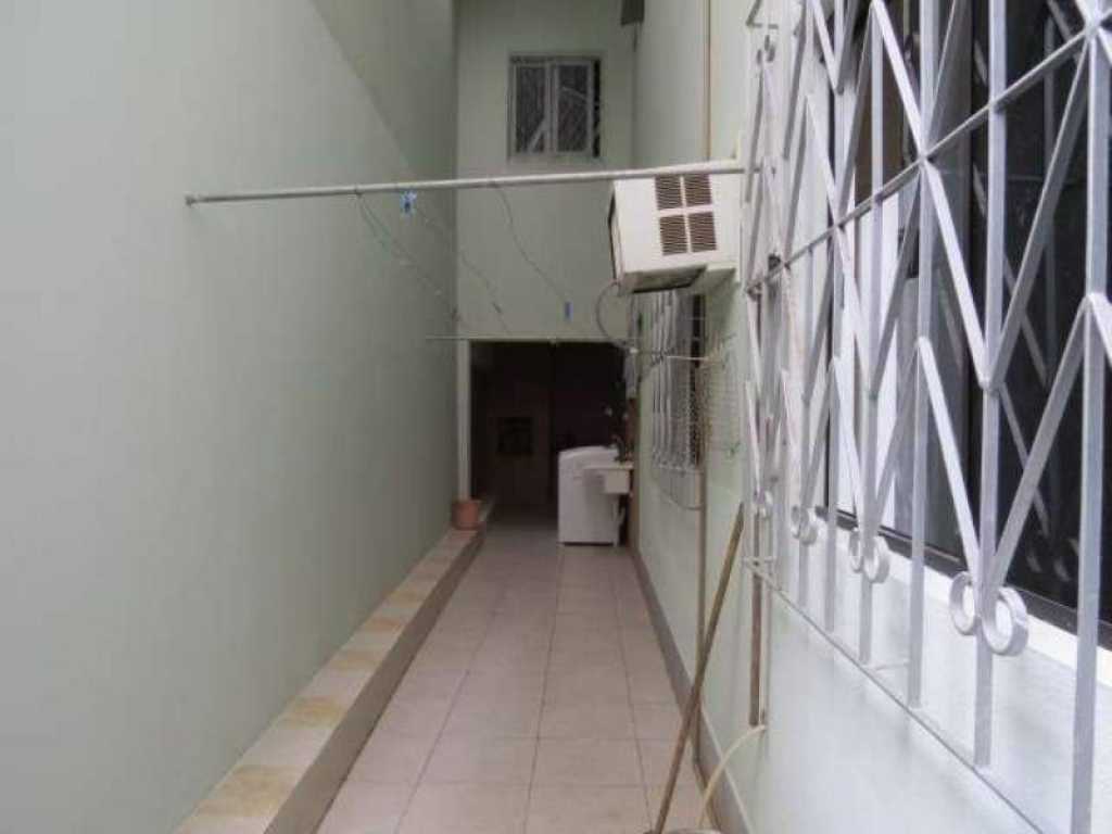 Res.Joel Sobrado nº70 com 4 dormitórios/térreo, sendo 2 suítes, no centro- completo - Balneário Camboriú