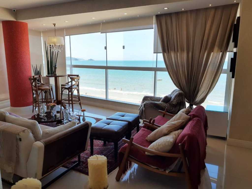 Apartamento frente mar 5 suites com ar -3 vagas garagem - Meia Praia