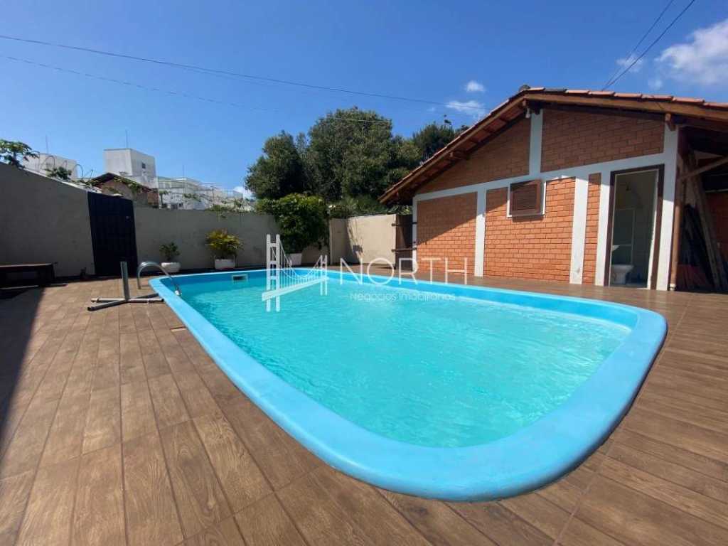 Casa MARAVILHOSA com piscina e ar à 200 metros da praia