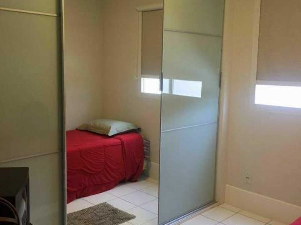 Apartamento com 2 dormitórios mobiliados em Balneário Camboriú condomínio fechado