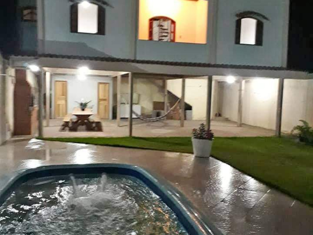 Linda casa com piscina em Guarapari