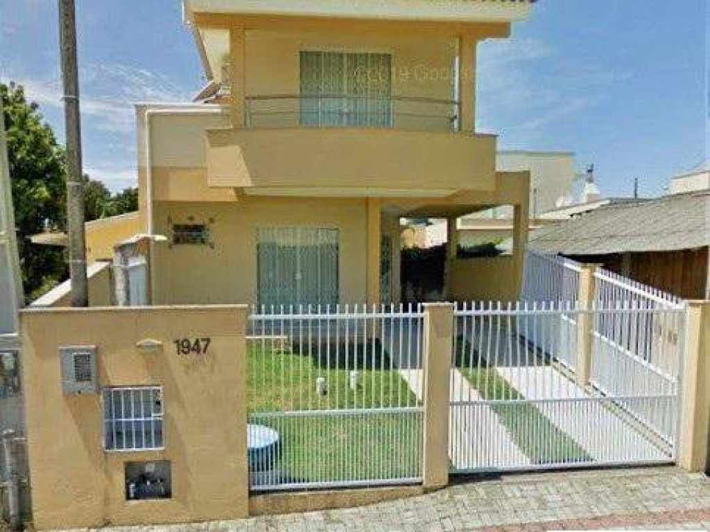 Casa 3 dormitórios para Temporada, Bombinhas / SC, bairro Canto Grande, 3 dormitórios, 3 suítes, 4 banheiros, 2 garagens, mobiliado