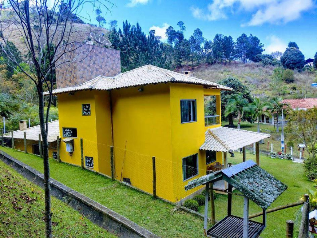 Casa Amarela nas montanhas de Domingos Martins