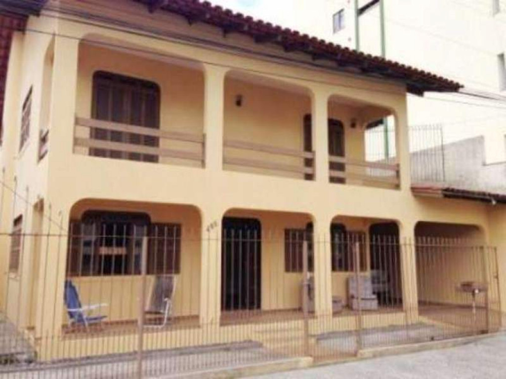 Casa para Excursão no Centro de Balneário Camboriú.