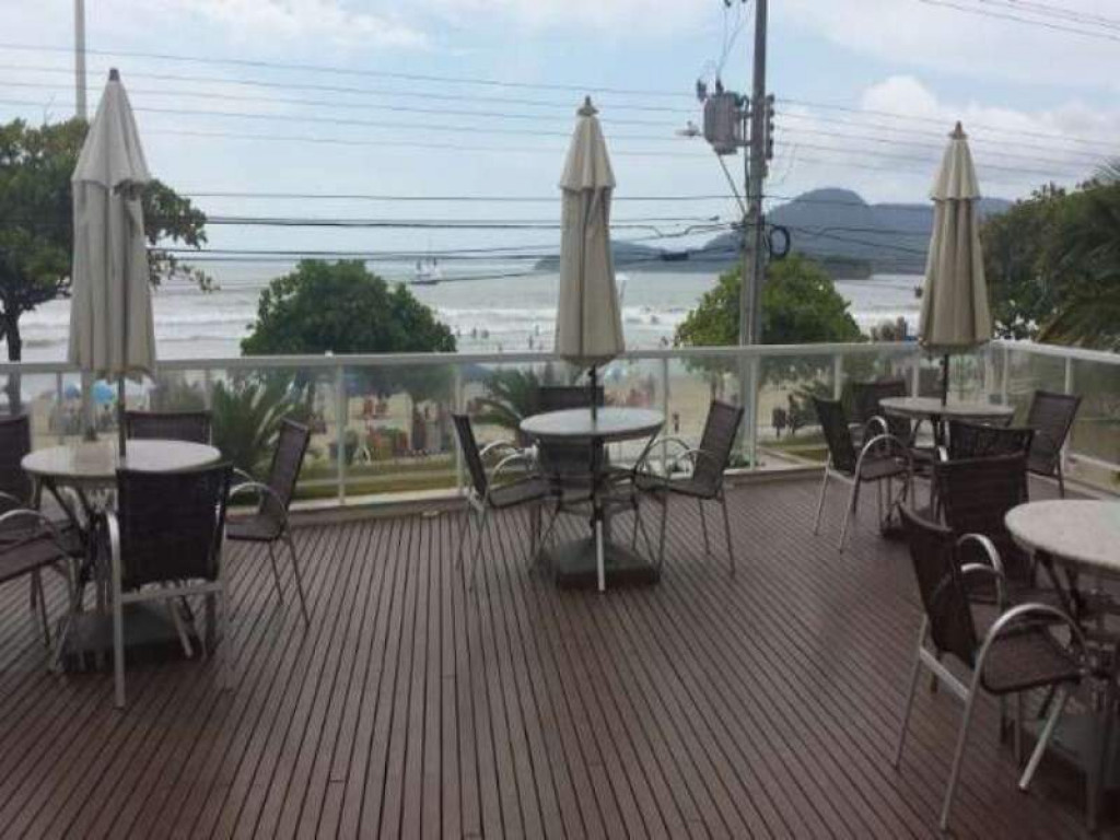 Espetacular apartamento alto padrão de frente para o mar com piscina em Balneário Camboriú.
