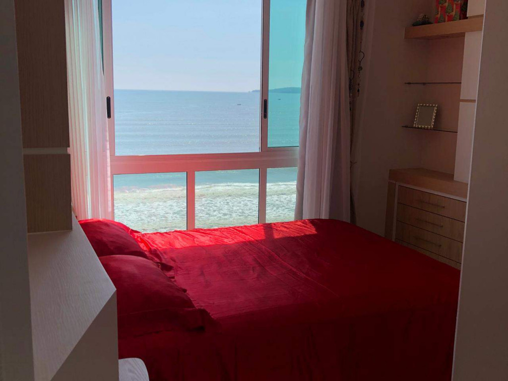 Belíssimo apartamento com vista para o mar!