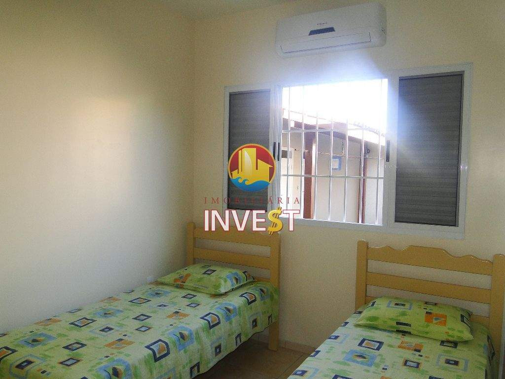 Aluguel de casa dois andares com quatro dormitórios na Praia de Bombas - EXCLUSIVIDADE INVEST