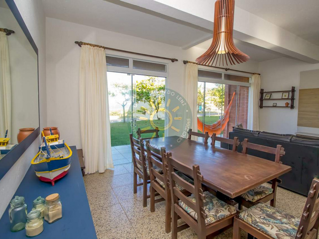Casa para 10 pessoas de frente para a Praia de Quatro Ilhas - Bombinhas