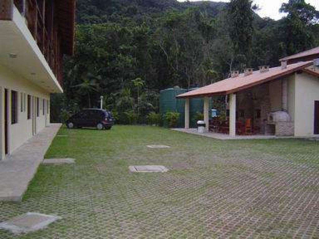 Flat em MARESIAS - Cond. Sun House na Av. da Praia, Canto do Moreira, até 3 pessoas.
