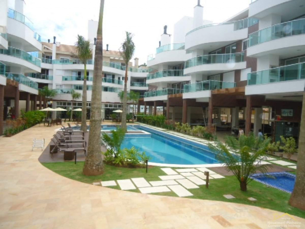 Apartamento Temporada em Bombinhas com piscina e a 100 metros do mar