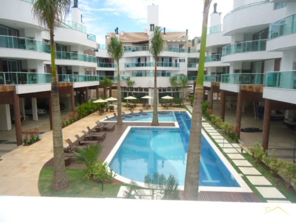 Apartamento Temporada em Bombinhas com piscina e a 100 metros do mar