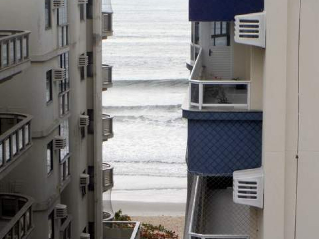 Apartamento 3 habitaciones con aire con vistas al mar - Itapema