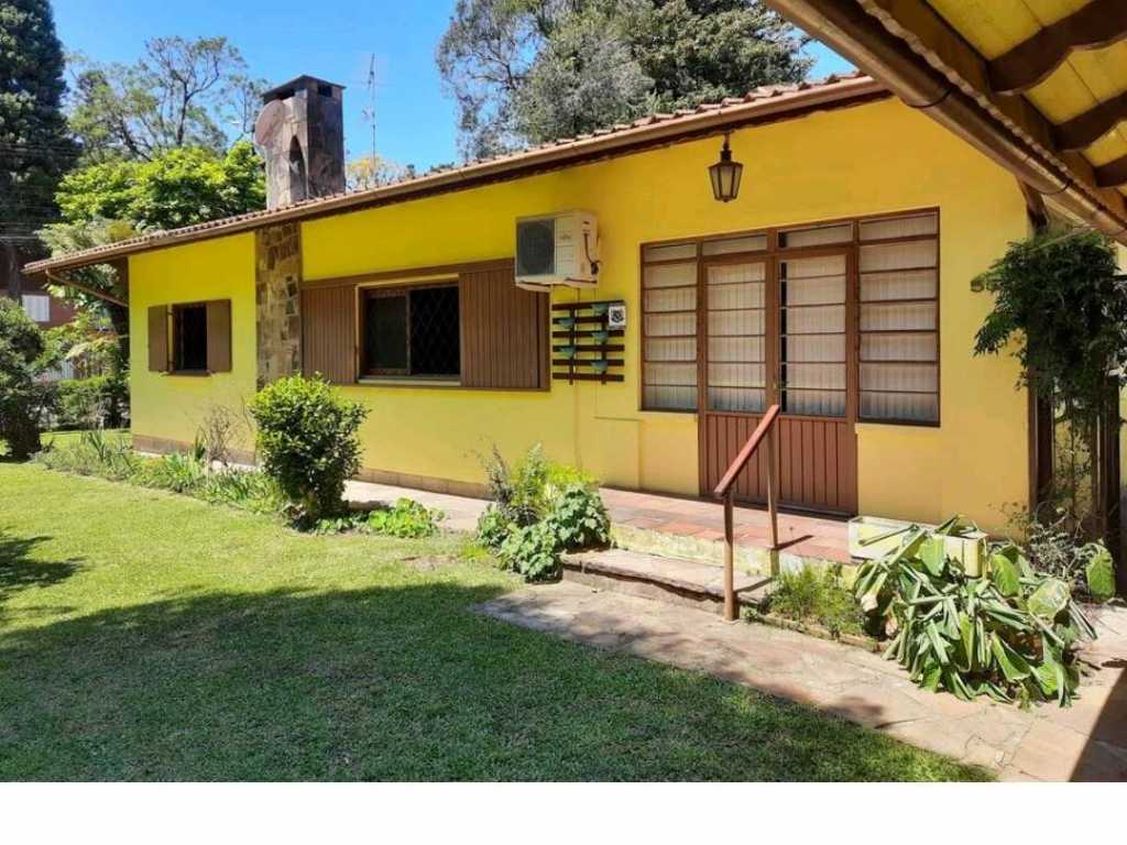 Confortável casa em Gramado, bairro Planalto