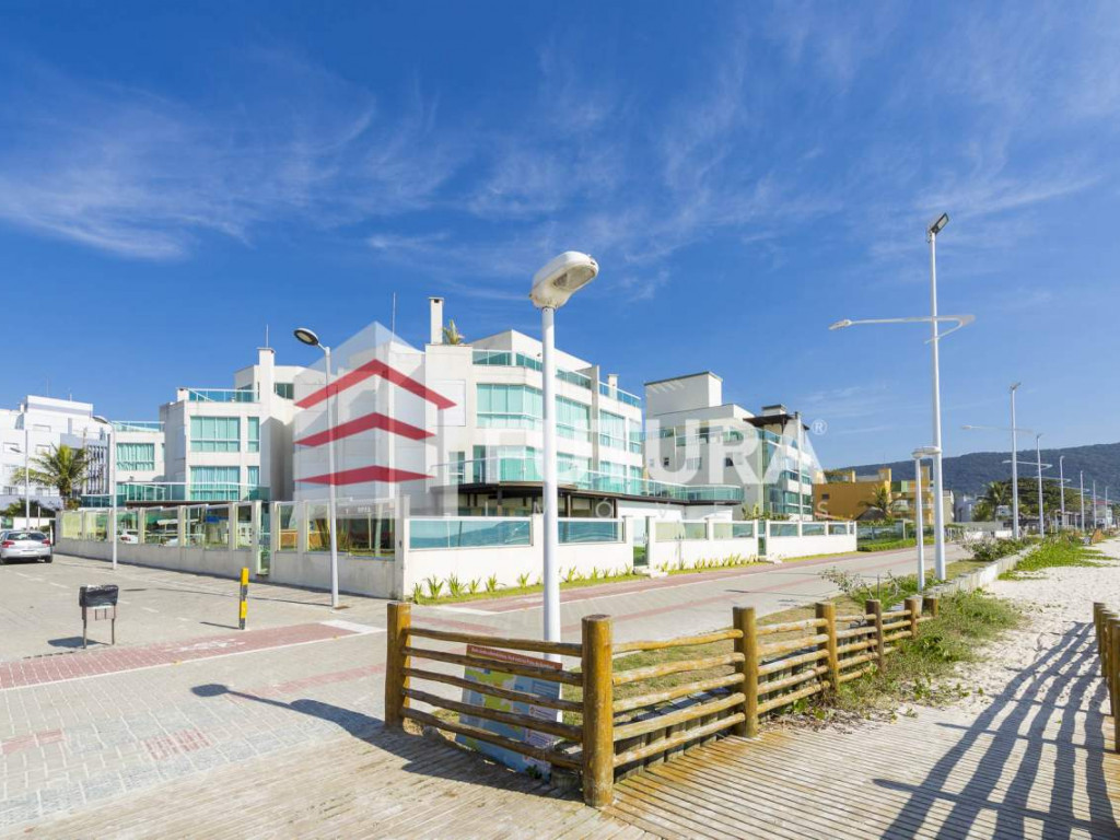 LA041E - Apartamento frente mar de alto padrão na Praia de Bombas-Bombinhas/SC