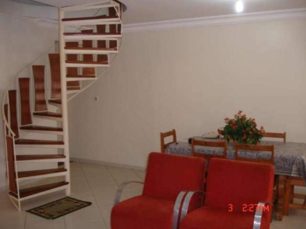 Amplo apartamento Duplex a apenas 30 metros do mar no centro de Balneário Camboriú!