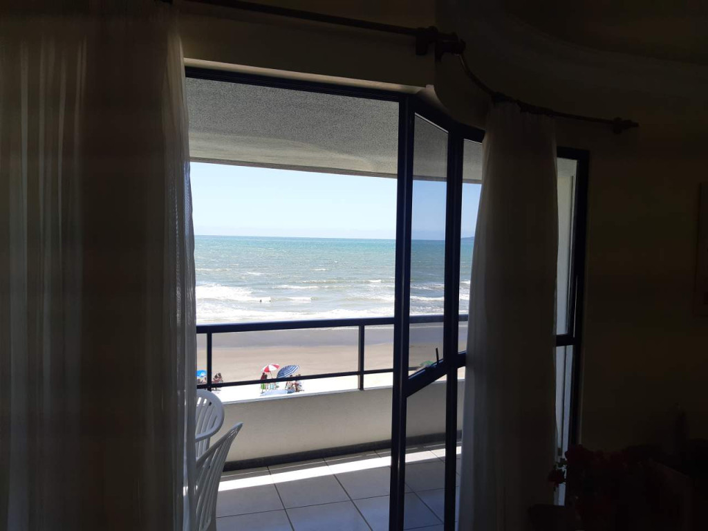Excelente Apartamento Frente Mar para  Aluguel de  Temporada em Itapema Meia Praia SC