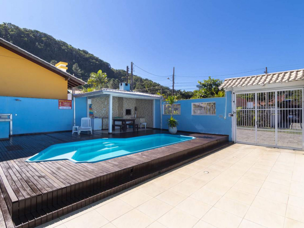 Casa Hortência, Casa com piscina