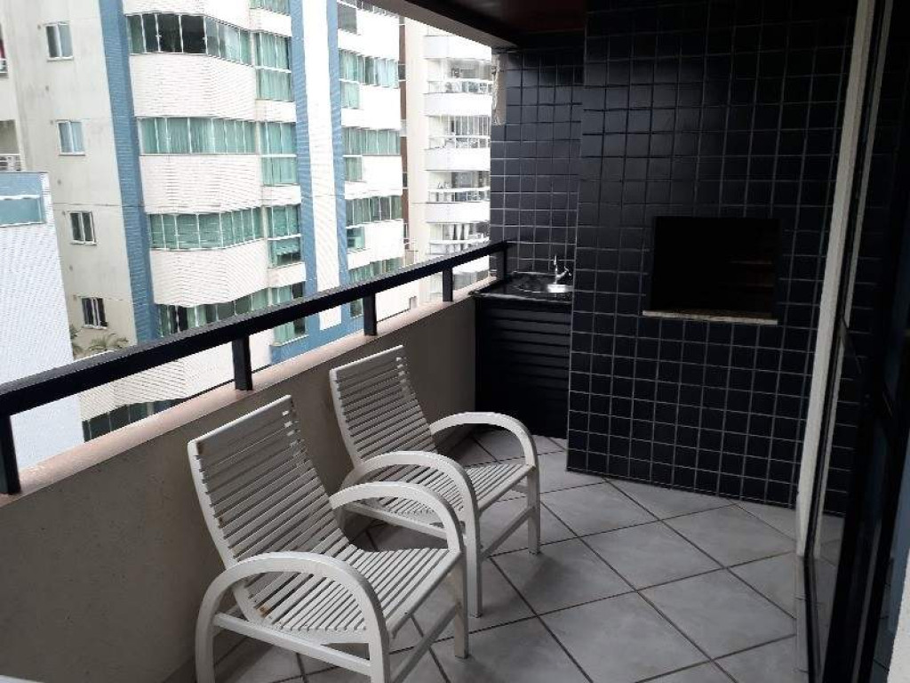 Apartamento climatizado no centro de Balneário Camboriú